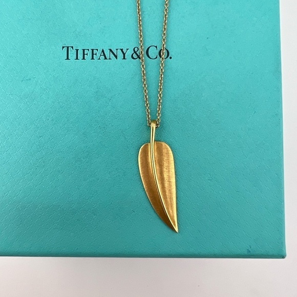 Tiffany & Co. Jewelry - Tiffany & Co. Vintage Angela Cummings Feather Necklace 18k Yellow Gold 🪶